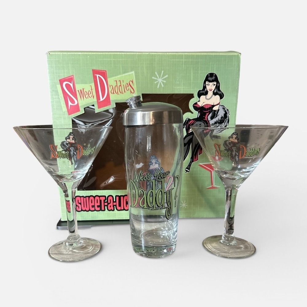 Sweet‎ Daddies Las Vegas Showgirl Martini Cocktail Set Shaker 2 Glasses Vtg 2005